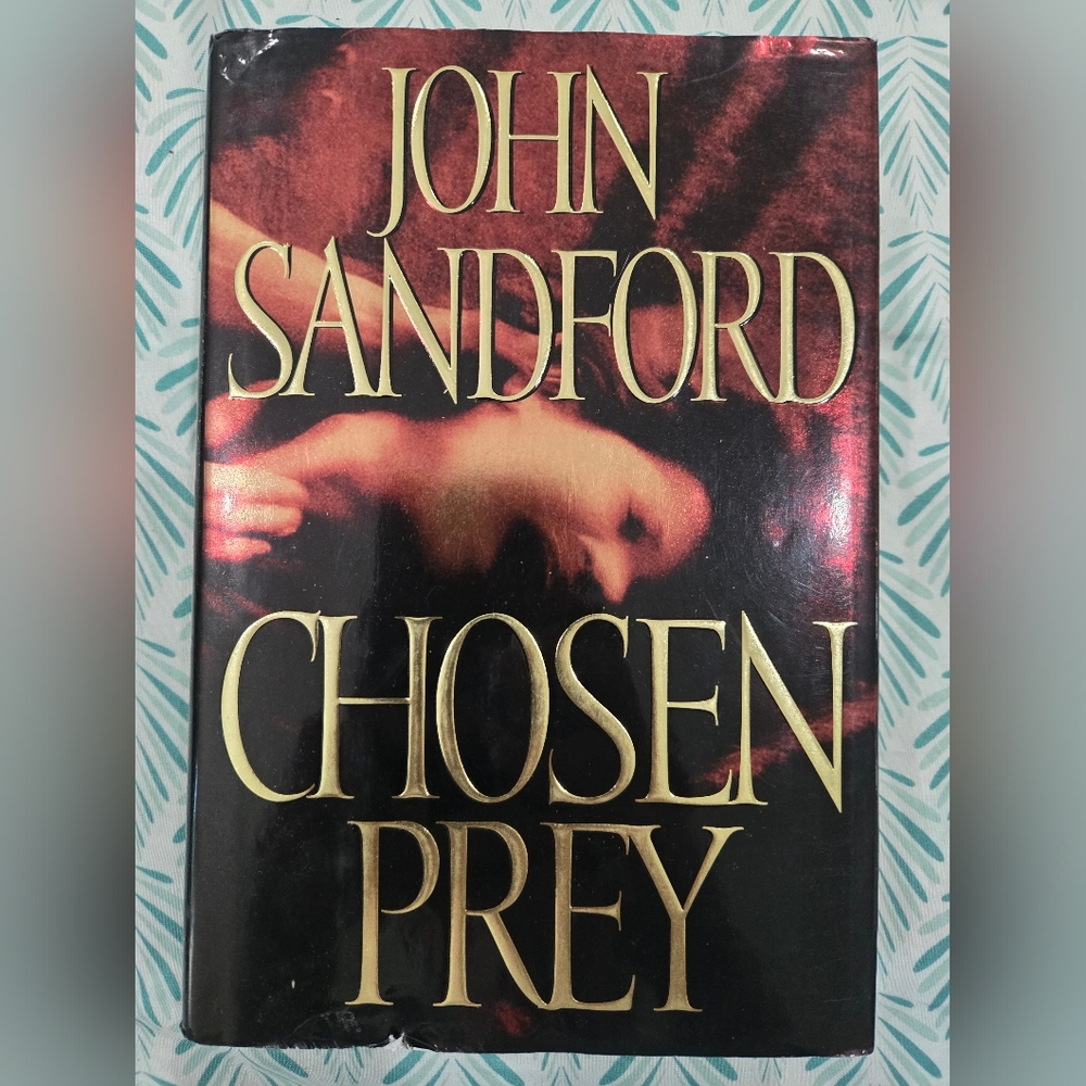 Chosen Prey — Black & Gold Hardcover Thriller